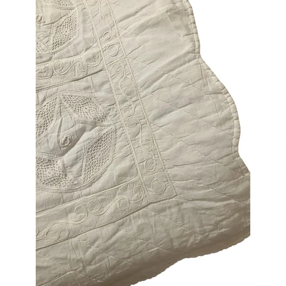 1900s Antique CottageCore Amish white on white BABY CRIB QUILT 81x72 hand stitch